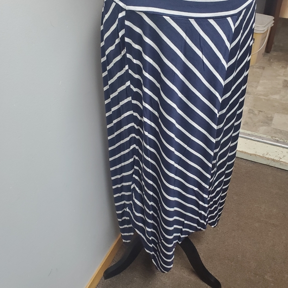 💥3 for $15💥 Joe fresh handkerchief skirt super soft! - Picture 4 of 8